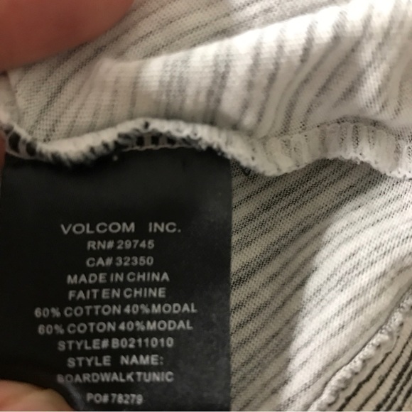 3/$15 Volcom girls junior black white stripe sleeveless blouse - Picture 9 of 10